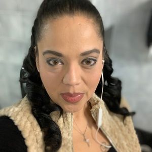 Meet your Posher, Narcisa